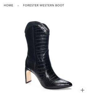 **SOLD**Chinese Laundry Black Heeled Boots with Croc Texture